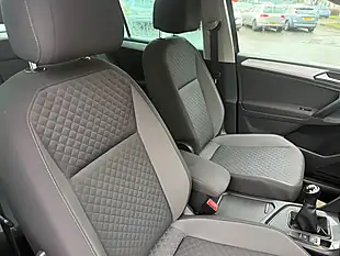 Used 2019 Volkswagen Tiguan Match Urano Grey - Interior and Exterior details 17
