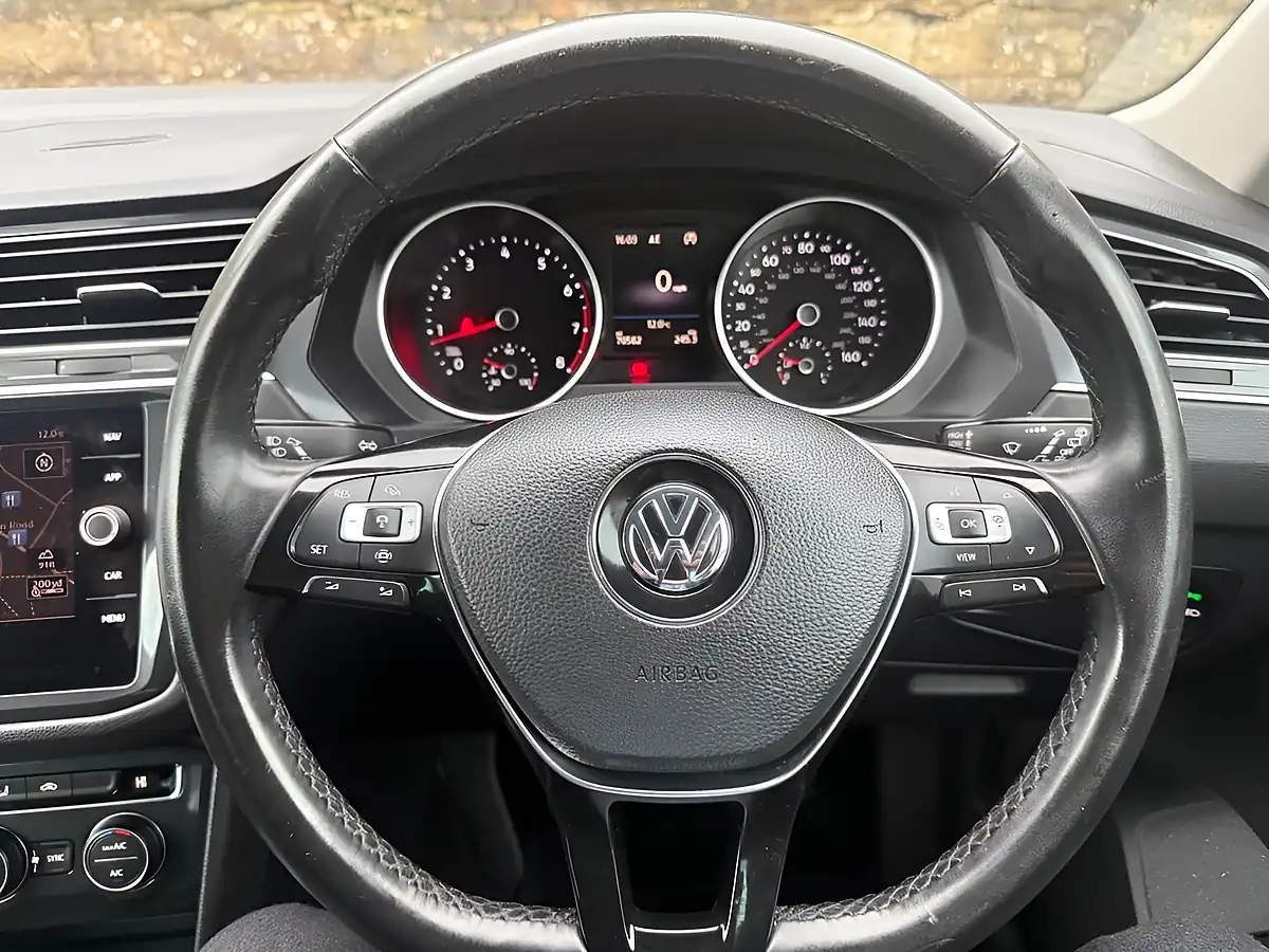 Used 2019 Volkswagen Tiguan Match Urano Grey - Interior and Exterior details 19