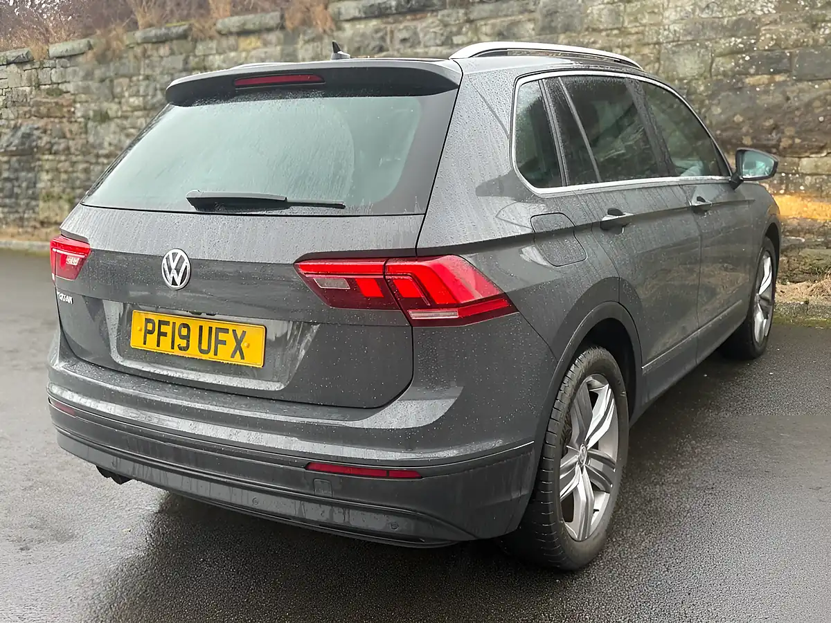 Used 2019 Volkswagen Tiguan Match Urano Grey - Interior and Exterior details 6