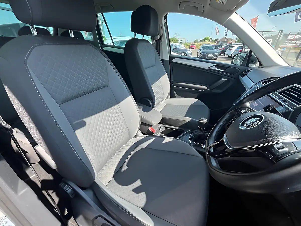 Used 2019 Volkswagen Tiguan Match Urano Grey - Interior and Exterior details 11
