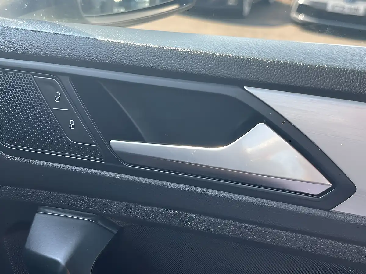 Used 2019 Volkswagen Tiguan Match Urano Grey - Interior and Exterior details 13