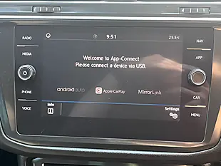 Used 2019 Volkswagen Tiguan Match Urano Grey - Interior and Exterior details 18