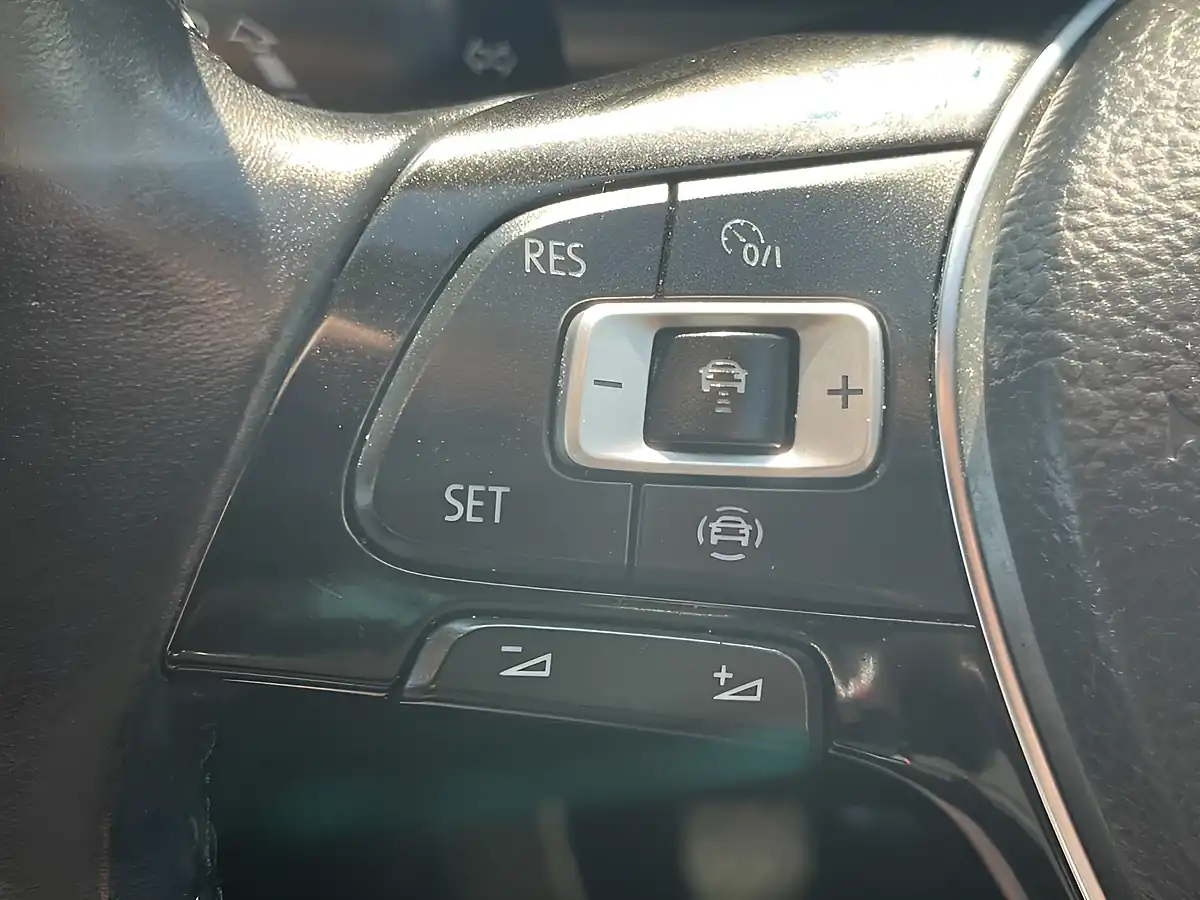 Used 2019 Volkswagen Tiguan Match Urano Grey - Interior and Exterior details 19