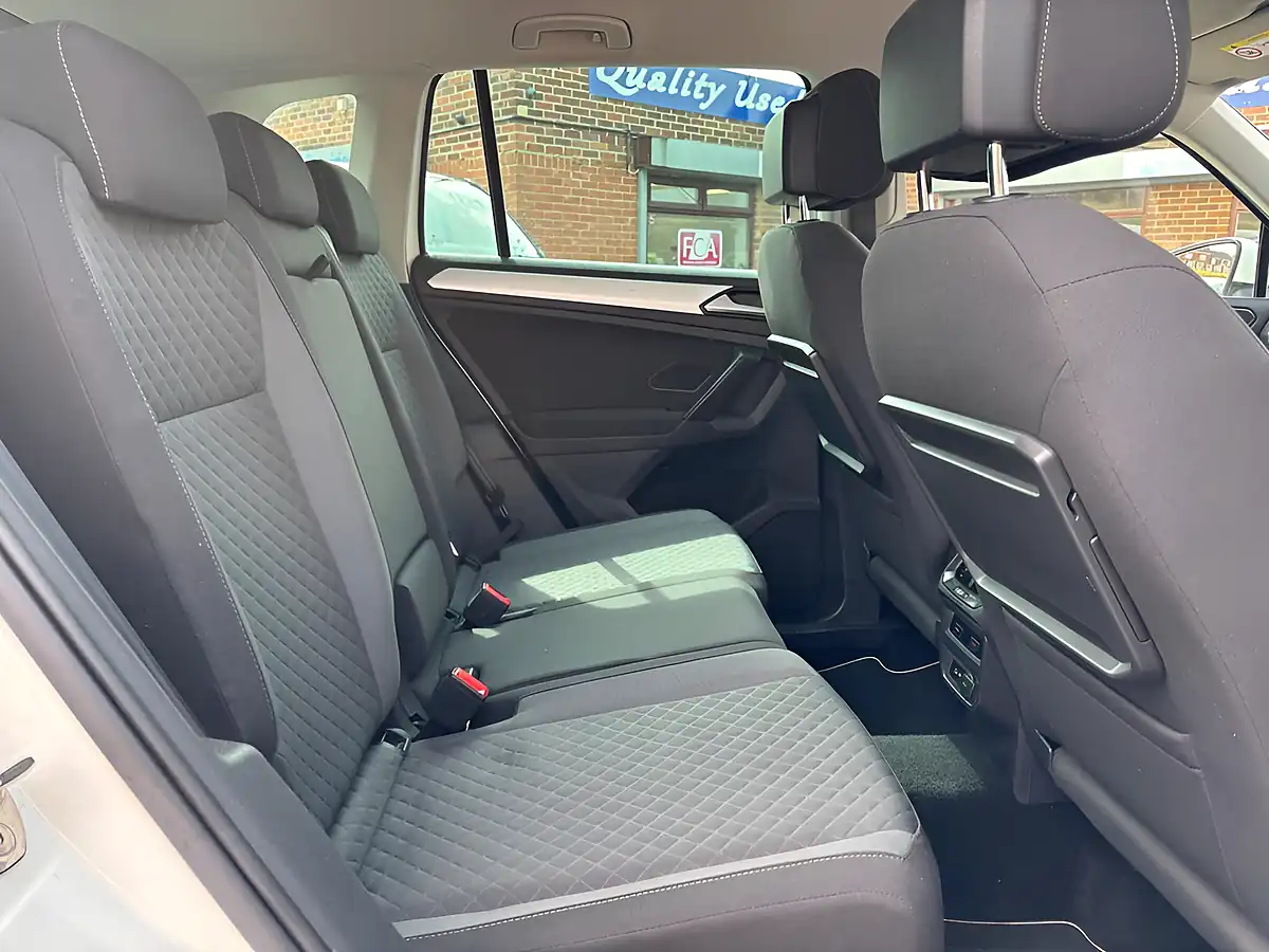 Used 2019 Volkswagen Tiguan Match White - Interior and Exterior details 11