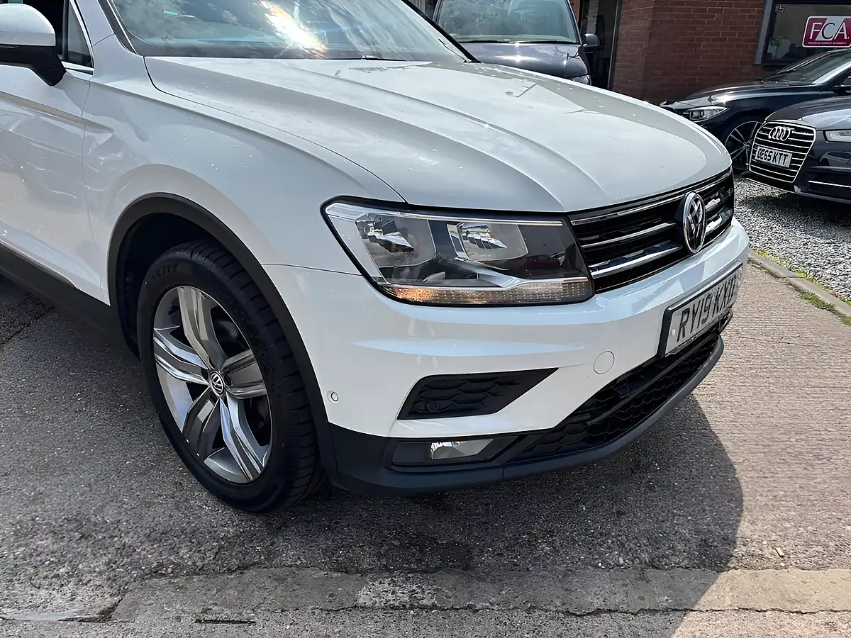 Used 2019 Volkswagen Tiguan Match White - Interior and Exterior details 2