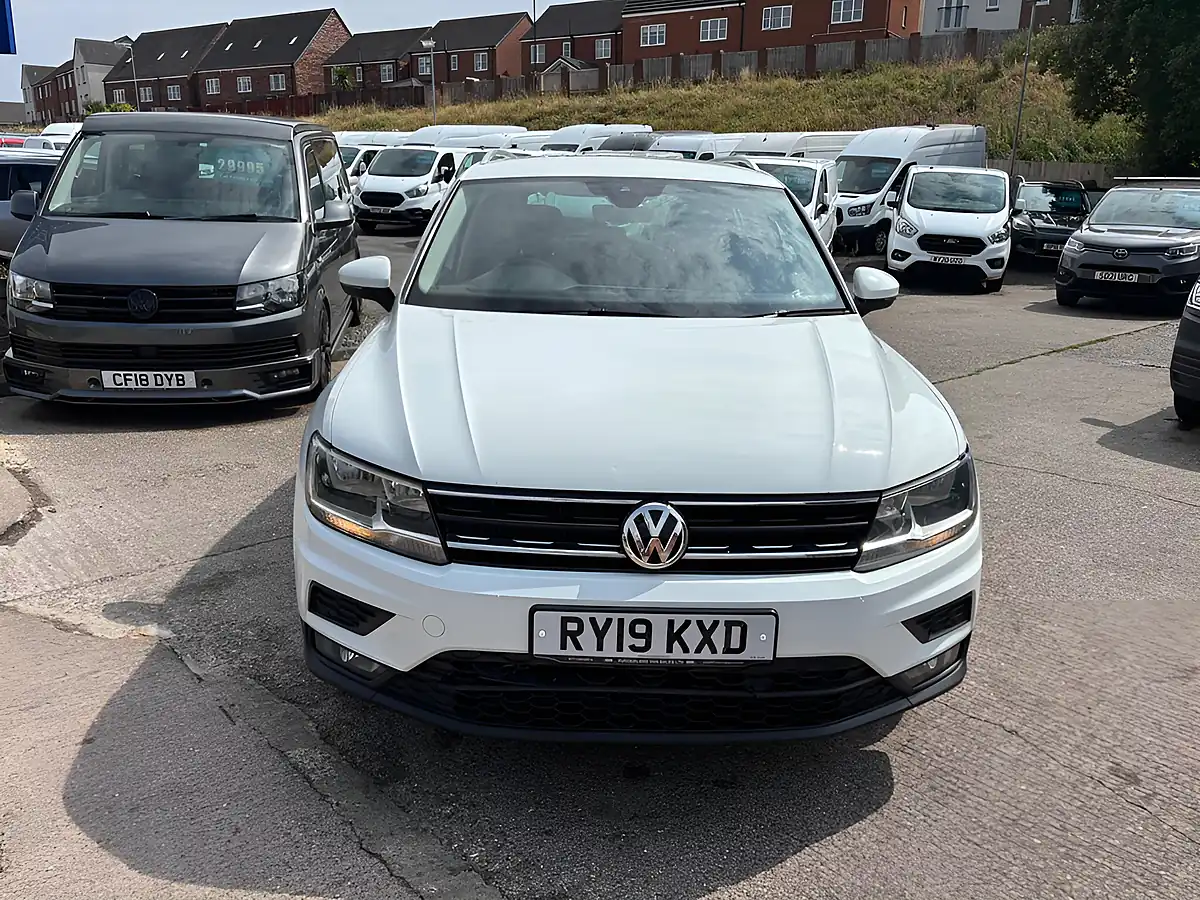 Used 2019 Volkswagen Tiguan Match White - Interior and Exterior details 4
