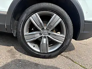 Used 2019 Volkswagen Tiguan Match White - Interior and Exterior details 5