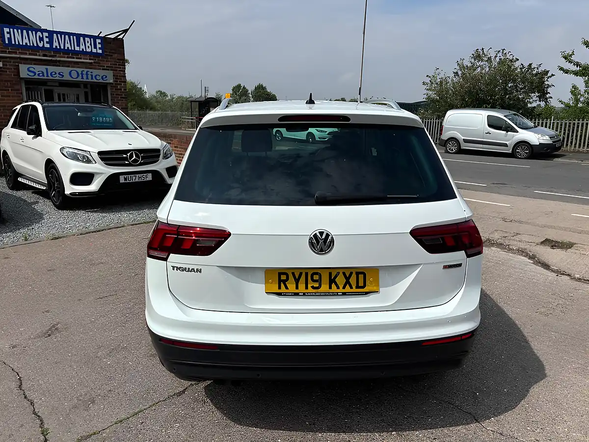 Used 2019 Volkswagen Tiguan Match White - Interior and Exterior details 8