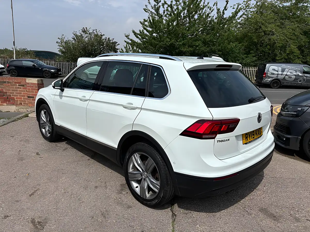 Used 2019 Volkswagen Tiguan Match White - Interior and Exterior details 9