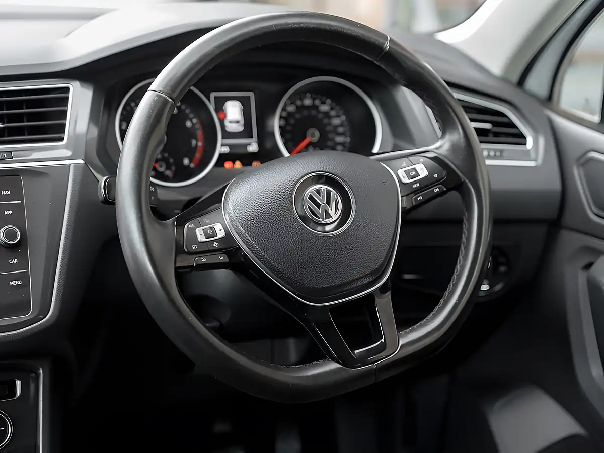Used 2019 Volkswagen Tiguan Match White - Interior and Exterior details 11