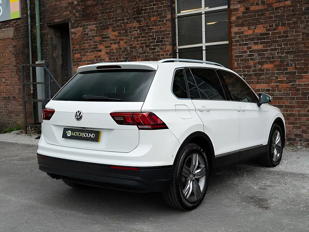 Used 2019 Volkswagen Tiguan Match White - Interior and Exterior details 12