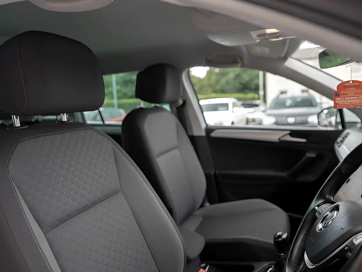 Used 2019 Volkswagen Tiguan Match White - Interior and Exterior details 14