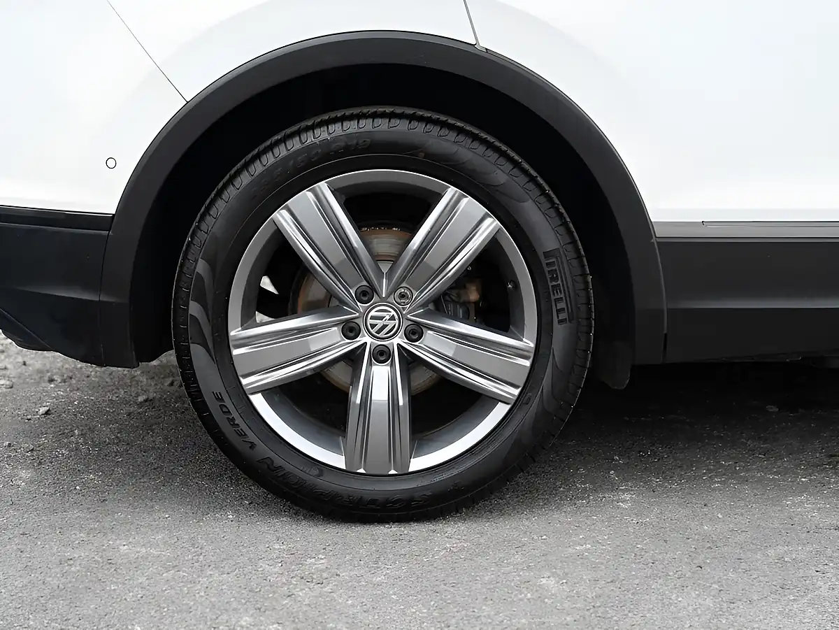 Used 2019 Volkswagen Tiguan Match White - Interior and Exterior details 18