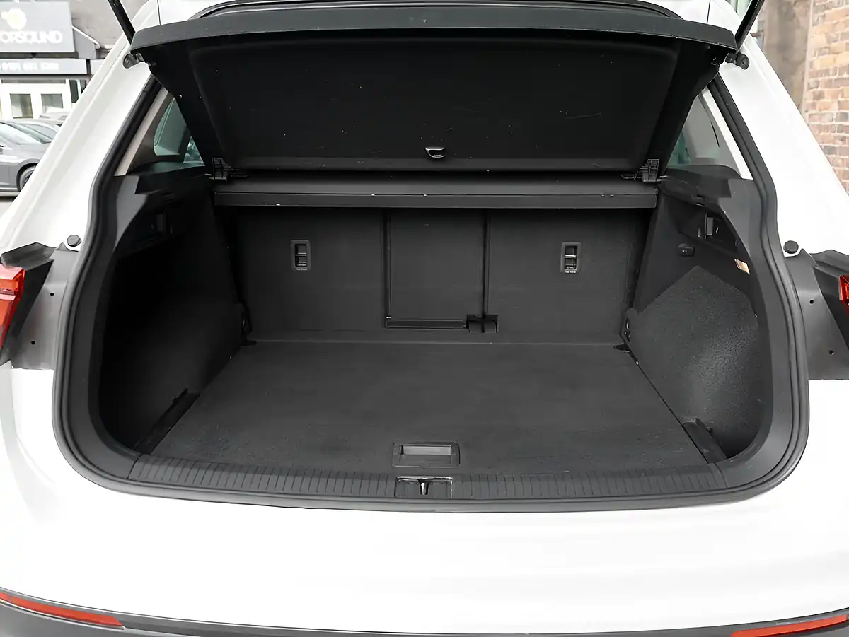 Used 2019 Volkswagen Tiguan Match White - Interior and Exterior details 20