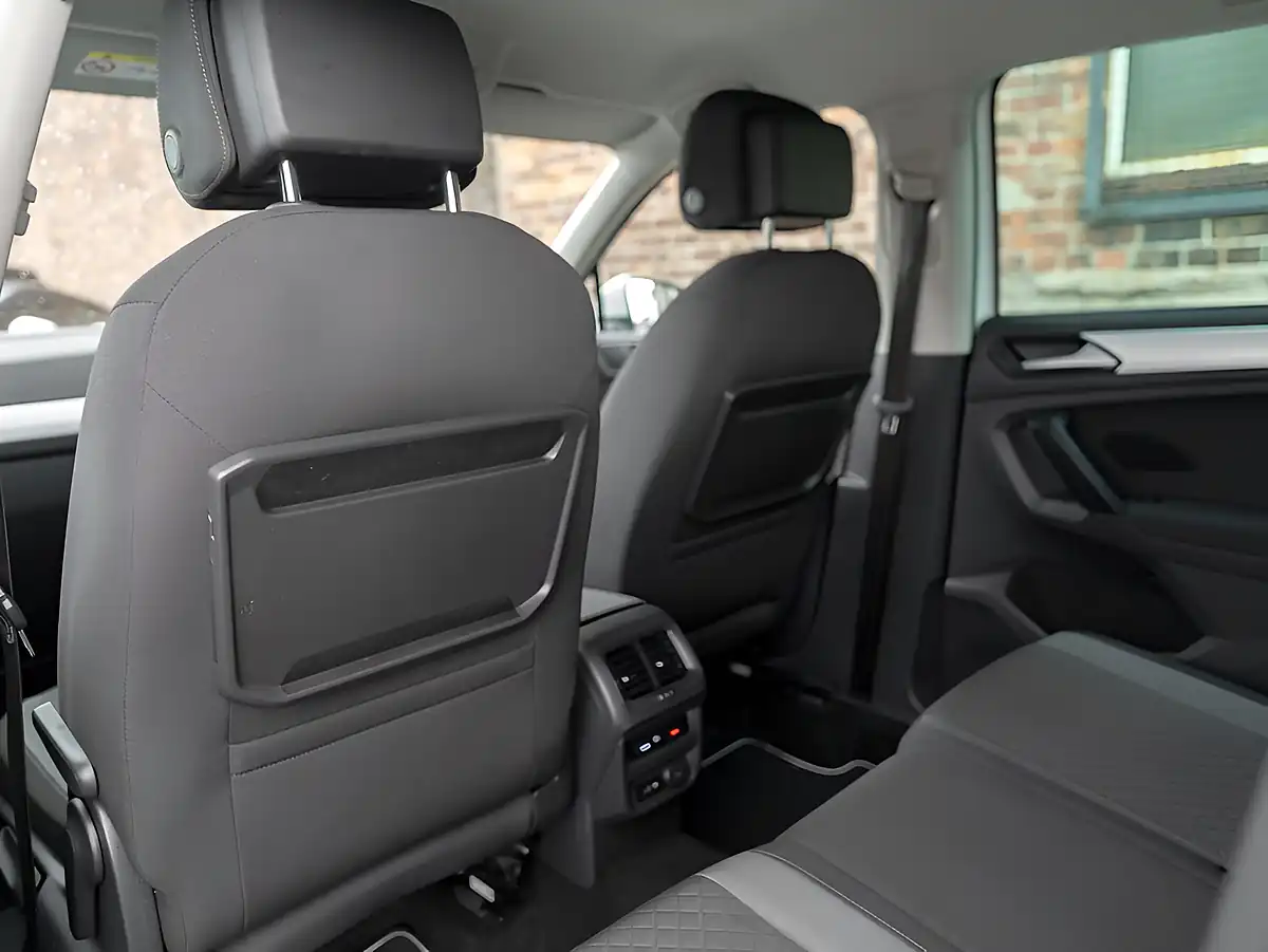 Used 2019 Volkswagen Tiguan Match White - Interior and Exterior details 8