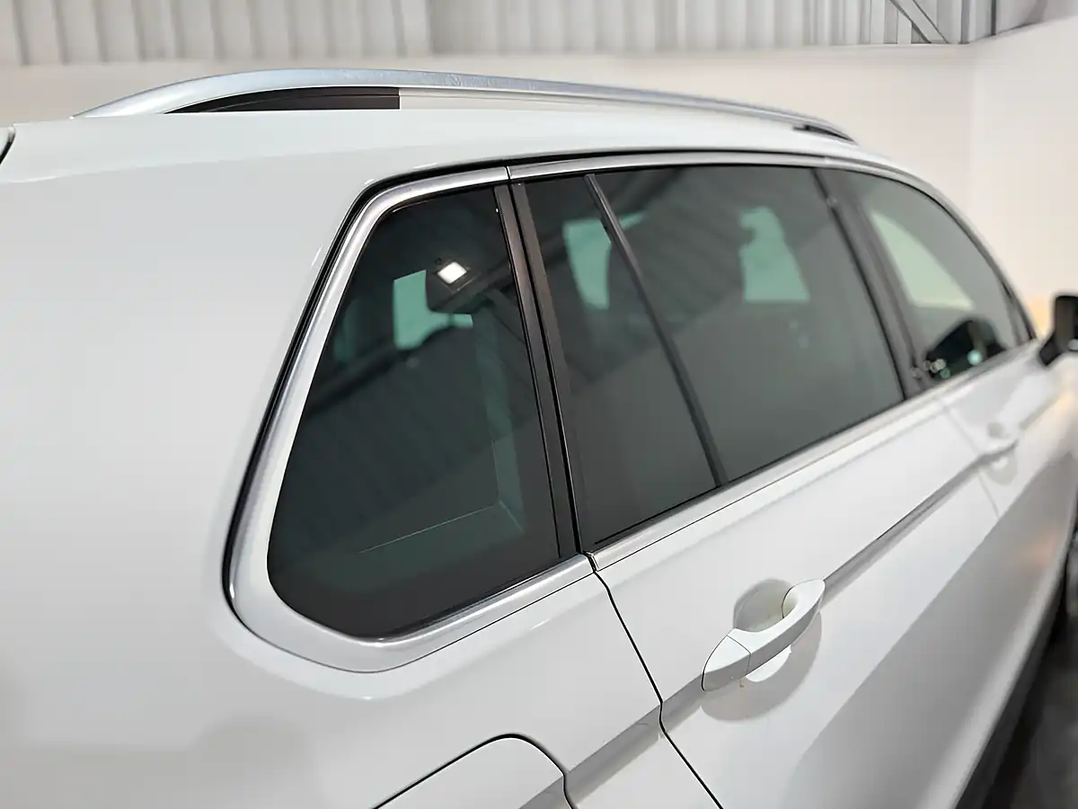 Used 2019 Volkswagen Tiguan Match White - Interior and Exterior details 11
