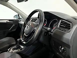 Used 2019 Volkswagen Tiguan Match White - Interior and Exterior details 18
