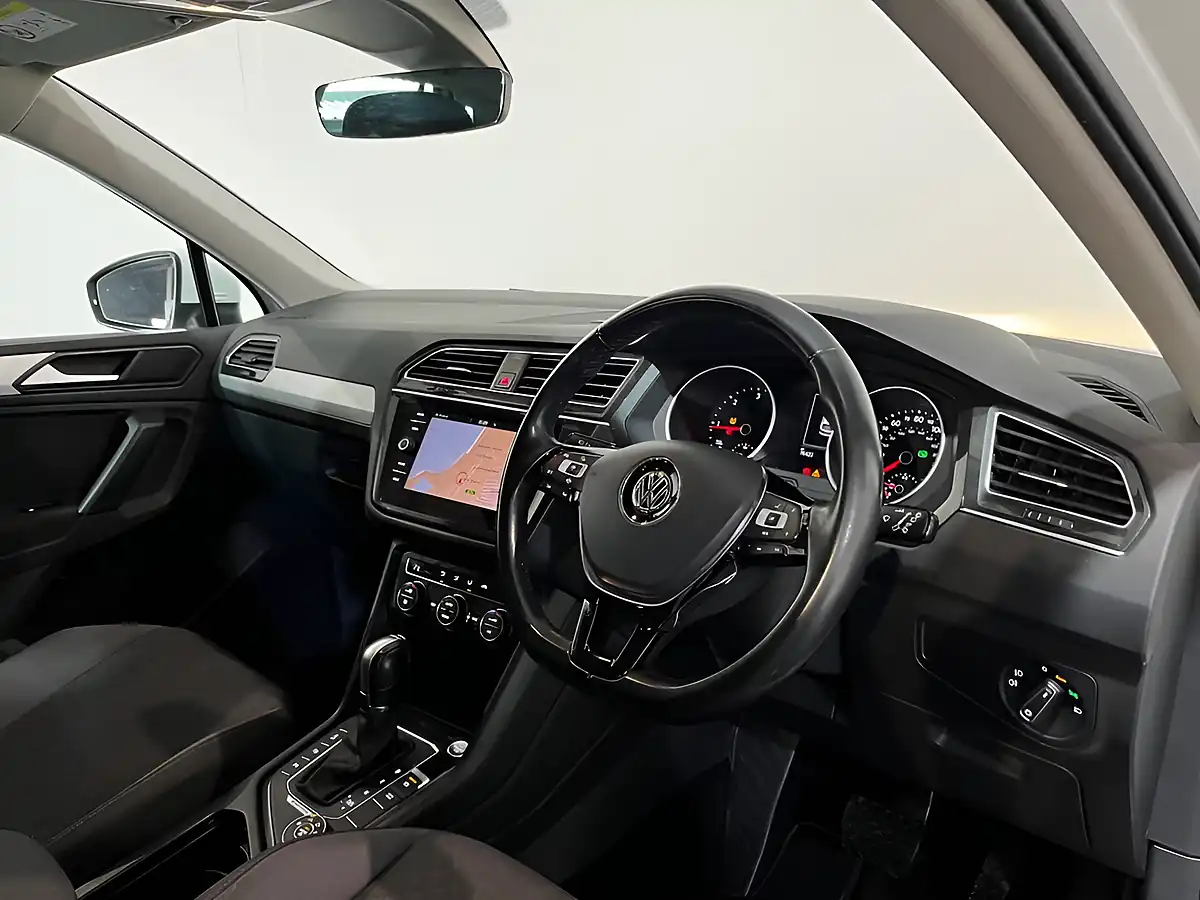 Used 2019 Volkswagen Tiguan Match White - Interior and Exterior details 19