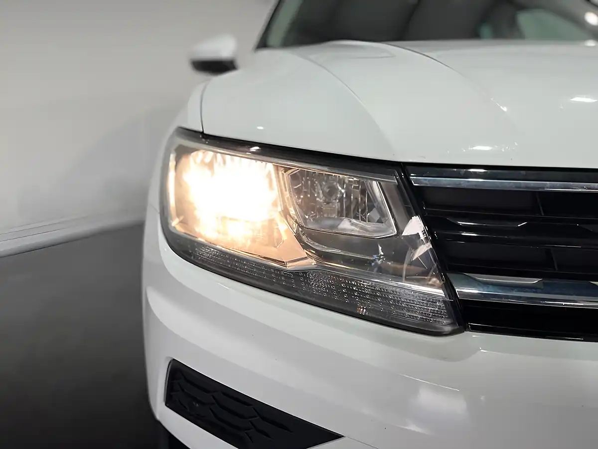 Used 2019 Volkswagen Tiguan Match White - Interior and Exterior details 5