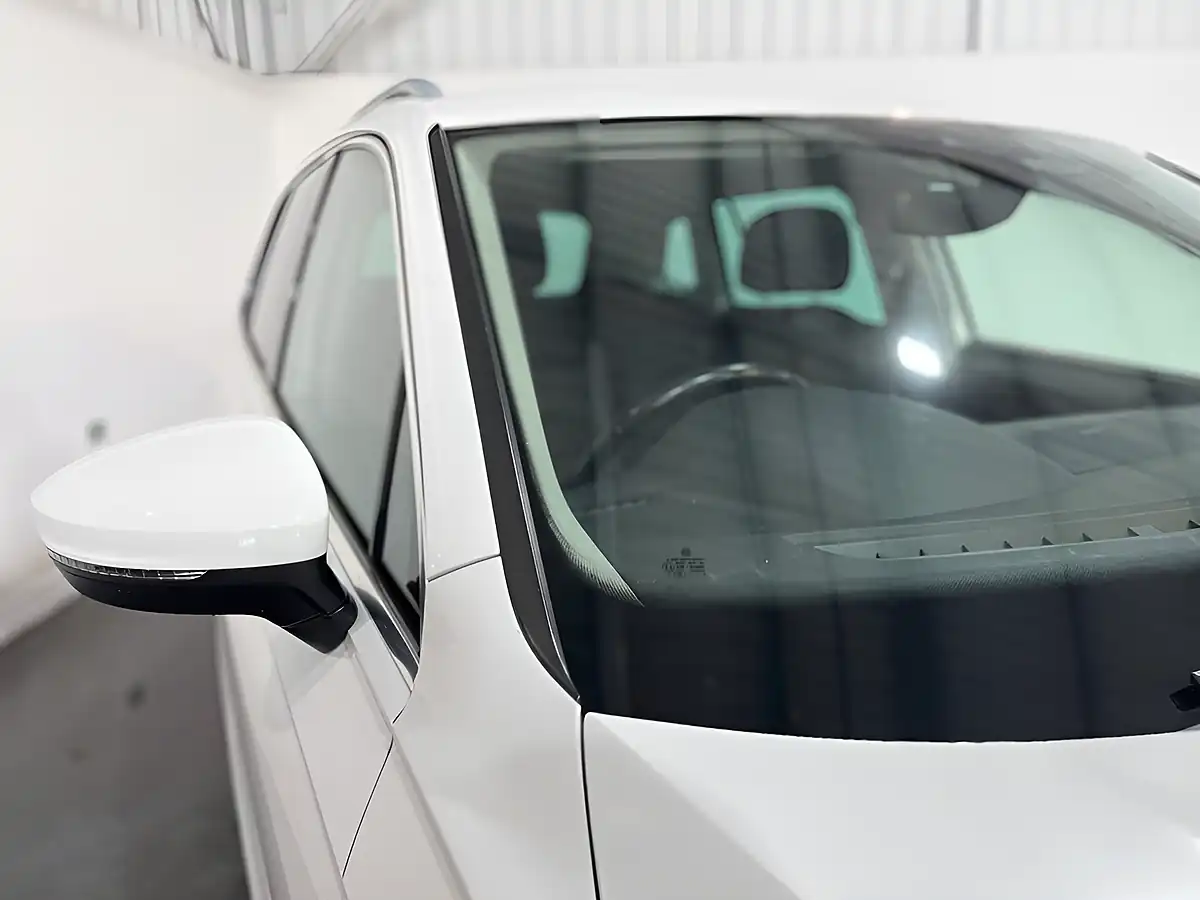 Used 2019 Volkswagen Tiguan Match White - Interior and Exterior details 6