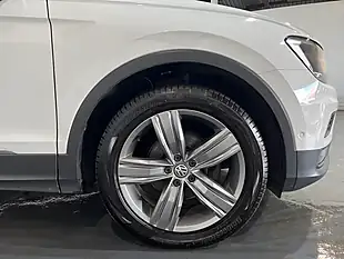 Used 2019 Volkswagen Tiguan Match White - Interior and Exterior details 9