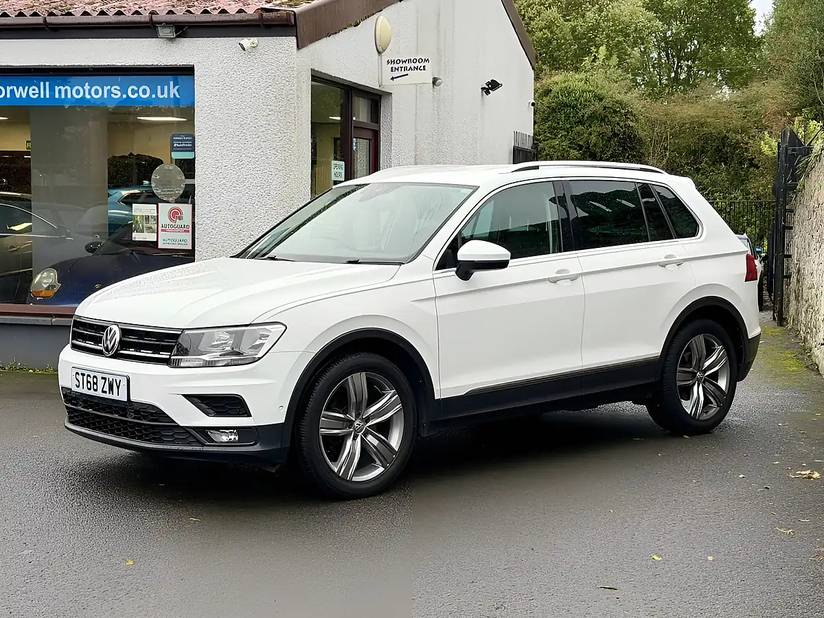 Used 2019 Volkswagen Tiguan Match White - Interior and Exterior details 12
