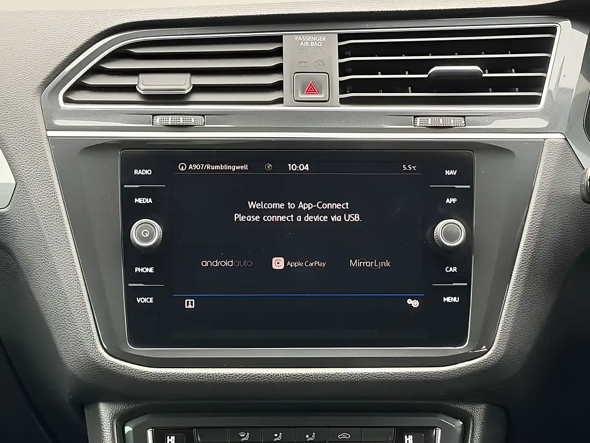 Used 2019 Volkswagen Tiguan Match White - Interior and Exterior details 17