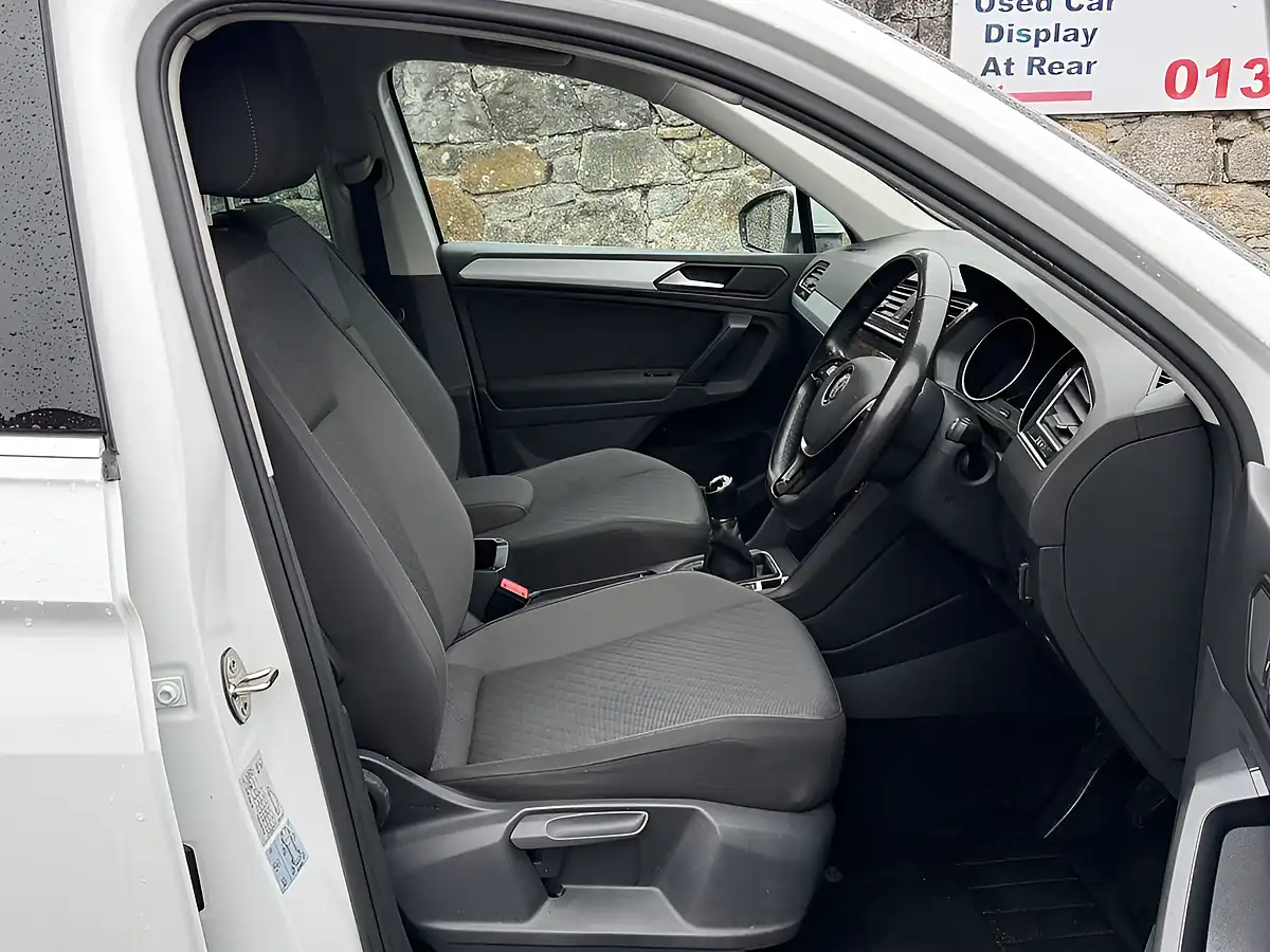 Used 2019 Volkswagen Tiguan Match White - Interior and Exterior details 5
