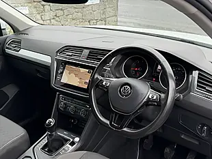 Used 2019 Volkswagen Tiguan Match White - Interior and Exterior details 6