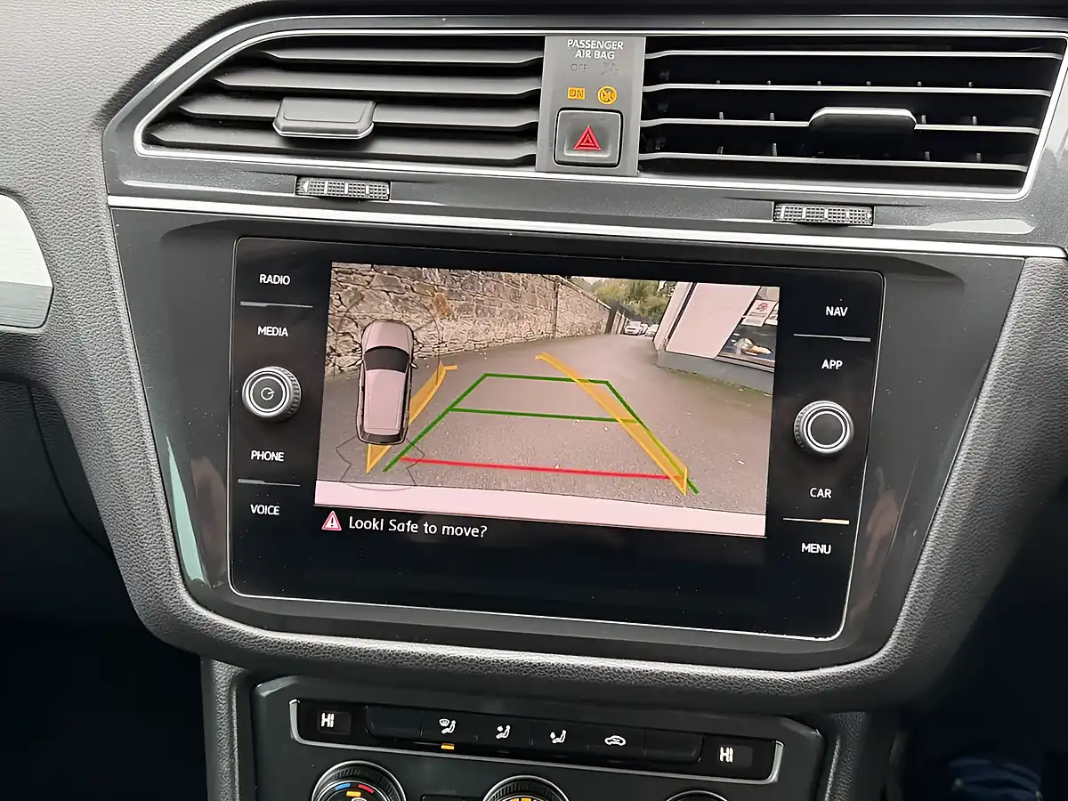 Used 2019 Volkswagen Tiguan Match White - Interior and Exterior details 9