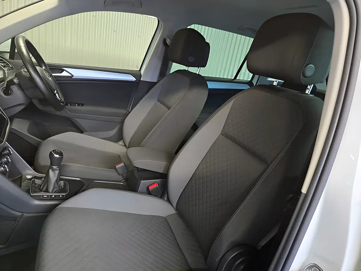 Used 2019 Volkswagen Tiguan Match White - Interior and Exterior details 19