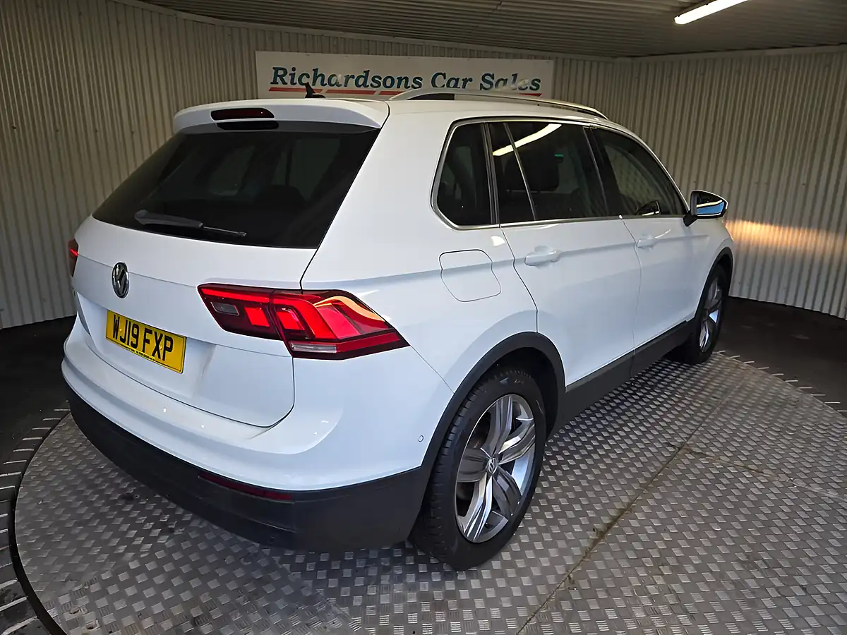 Used 2019 Volkswagen Tiguan Match White - Interior and Exterior details 3