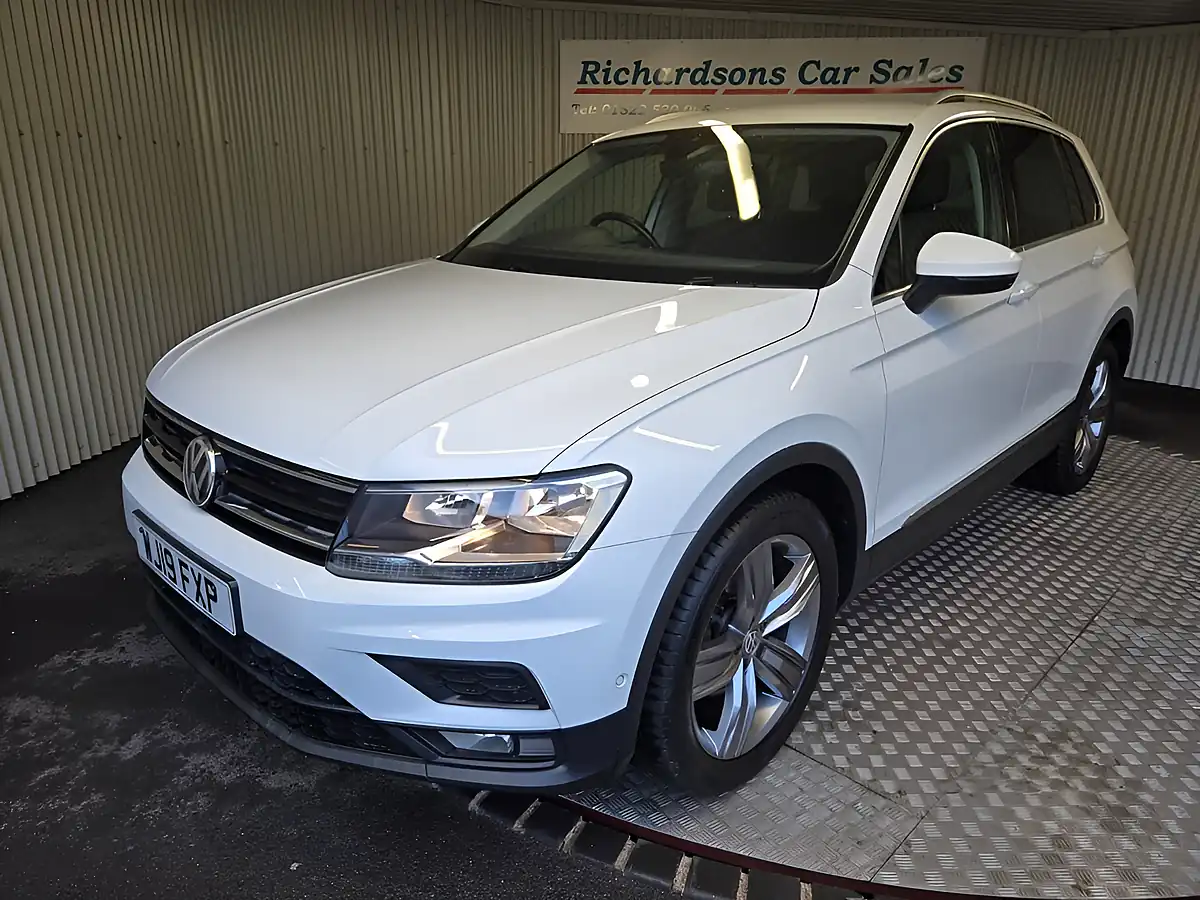 Used 2019 Volkswagen Tiguan Match White - Interior and Exterior details 8