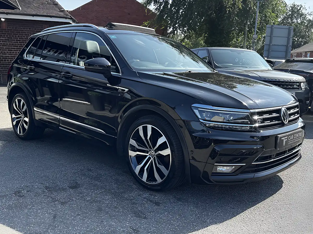 Used 2019 Volkswagen Tiguan R-Line Black - Interior and Exterior details 10