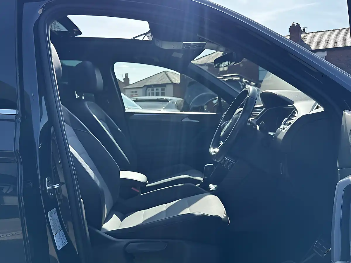 Used 2019 Volkswagen Tiguan R-Line Black - Interior and Exterior details 14