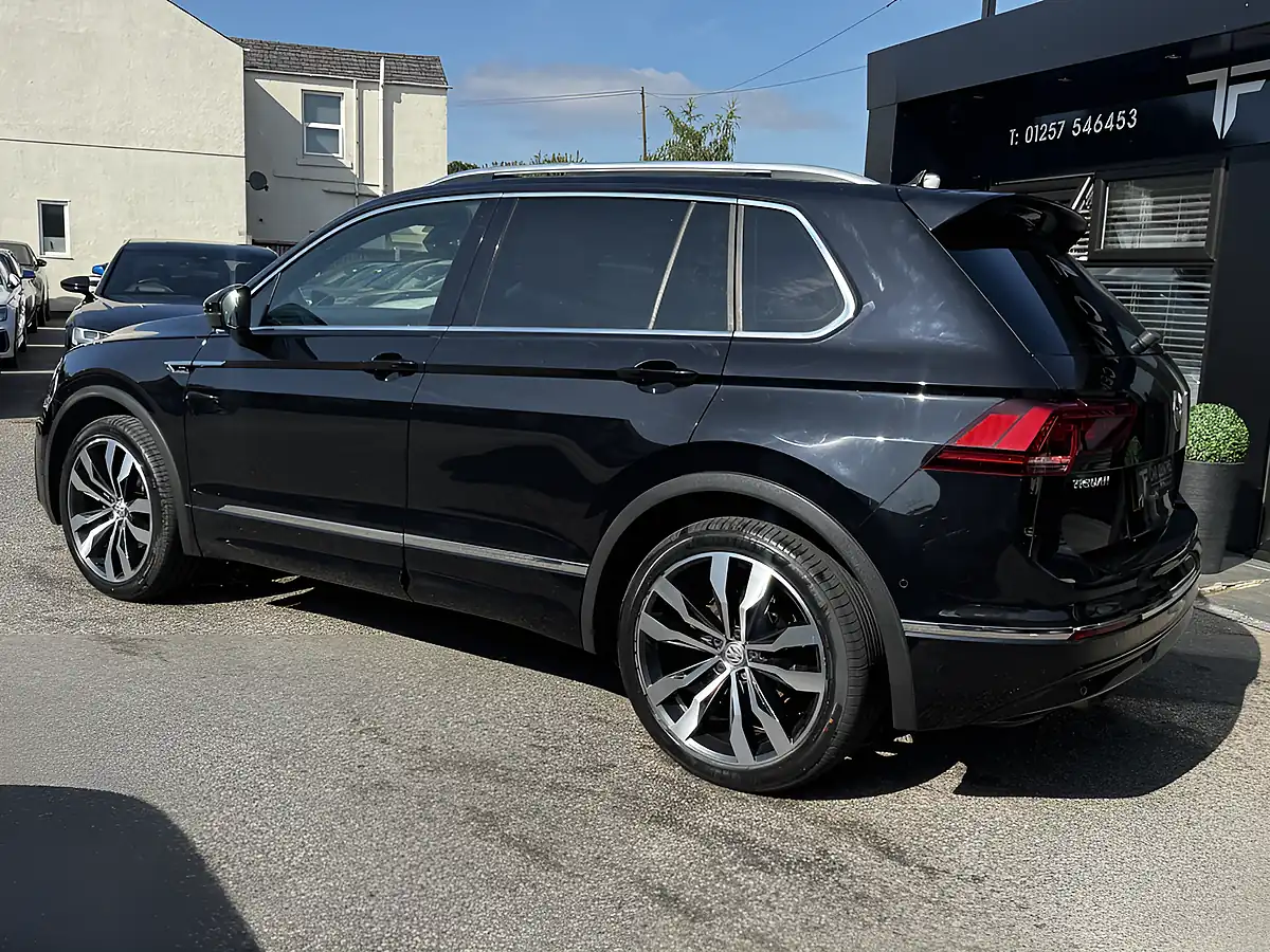 Used 2019 Volkswagen Tiguan R-Line Black - Interior and Exterior details 5