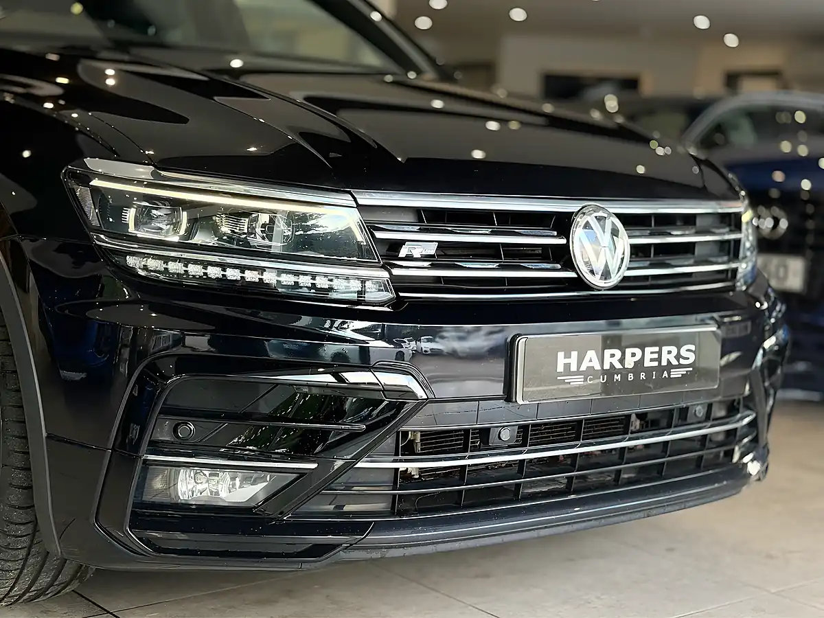 Used 2019 Volkswagen Tiguan R-Line Black - Interior and Exterior details 11