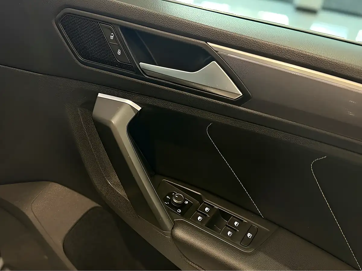 Used 2019 Volkswagen Tiguan R-Line Black - Interior and Exterior details 12