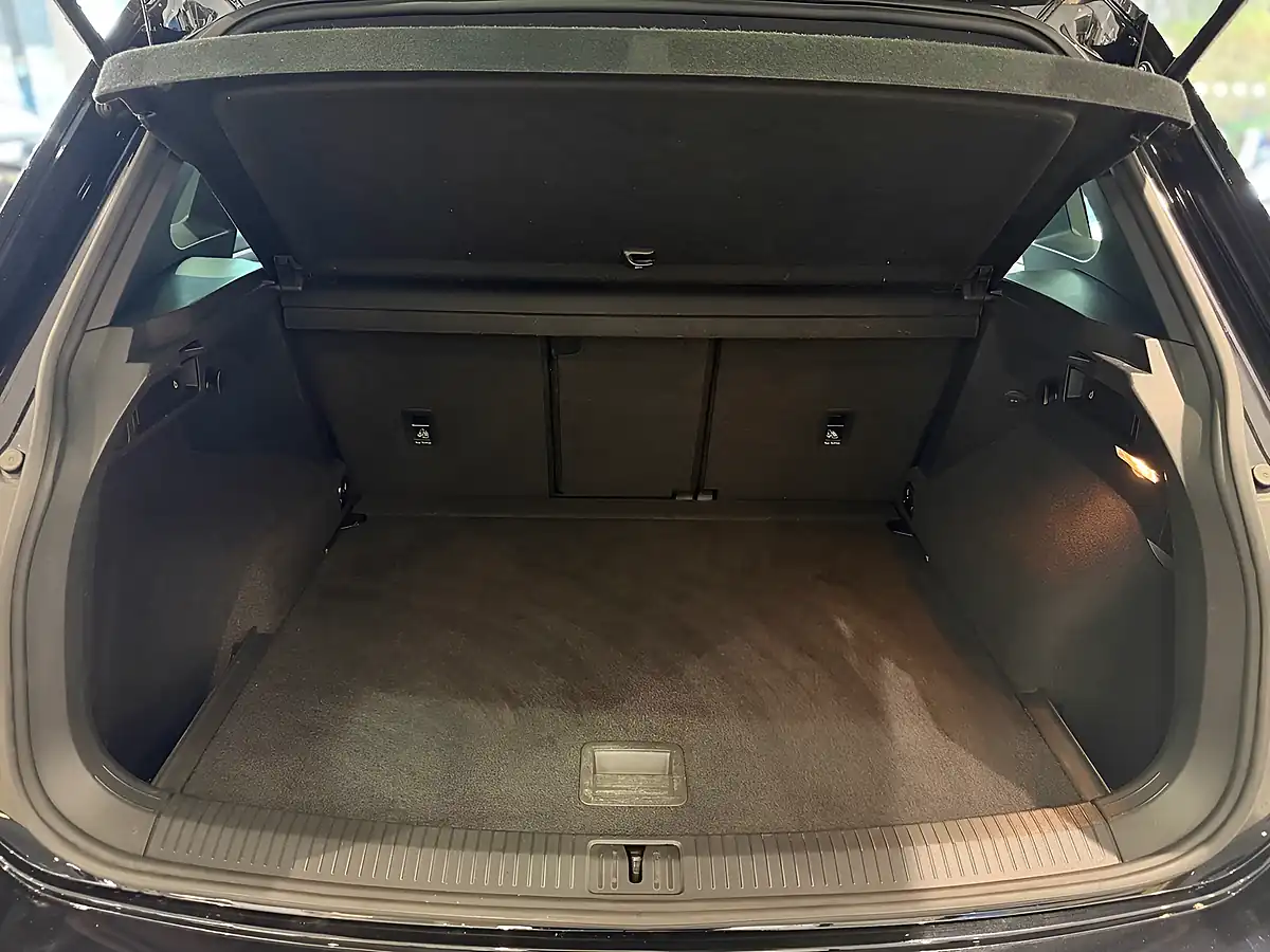 Used 2019 Volkswagen Tiguan R-Line Black - Interior and Exterior details 20