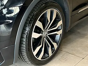 Used 2019 Volkswagen Tiguan R-Line Black - Interior and Exterior details 4