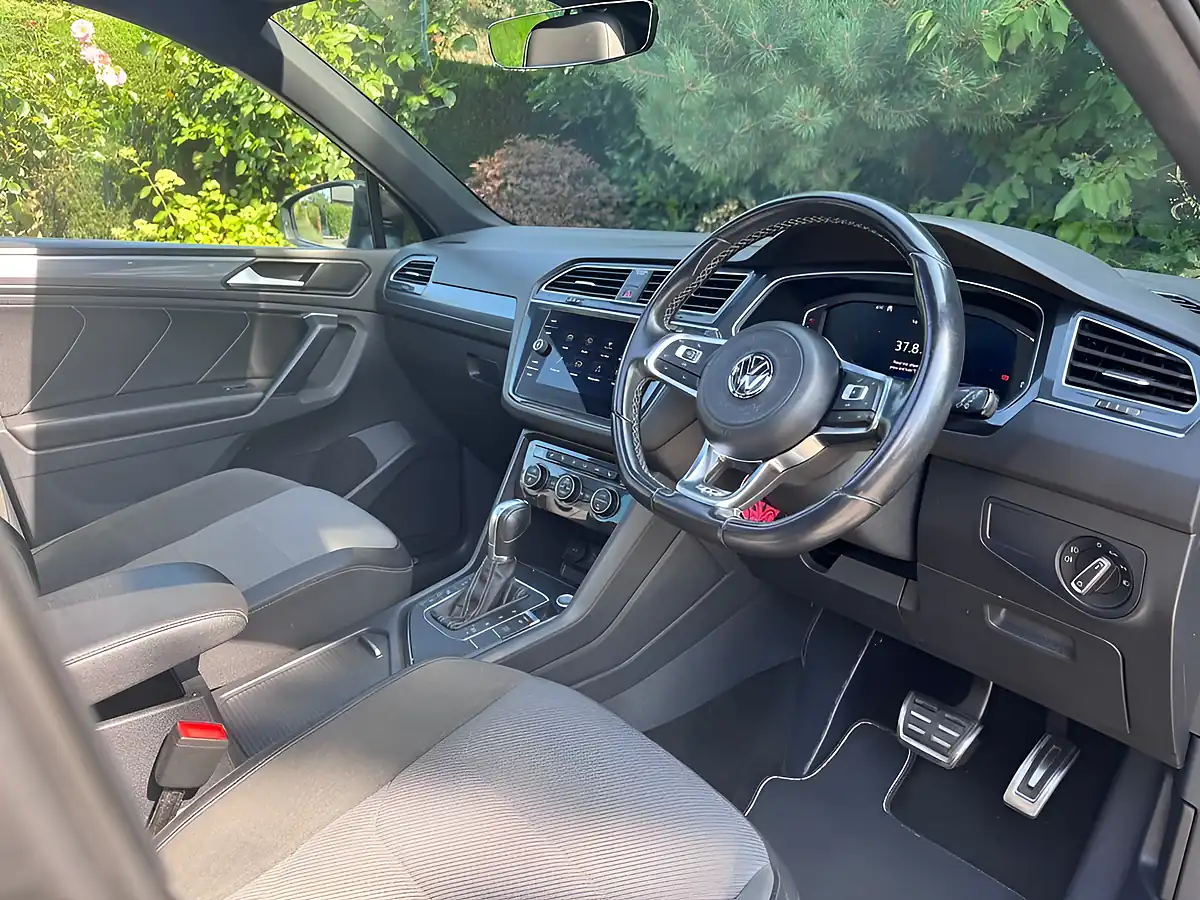 Used 2019 Volkswagen Tiguan R-Line Black - Interior and Exterior details 10