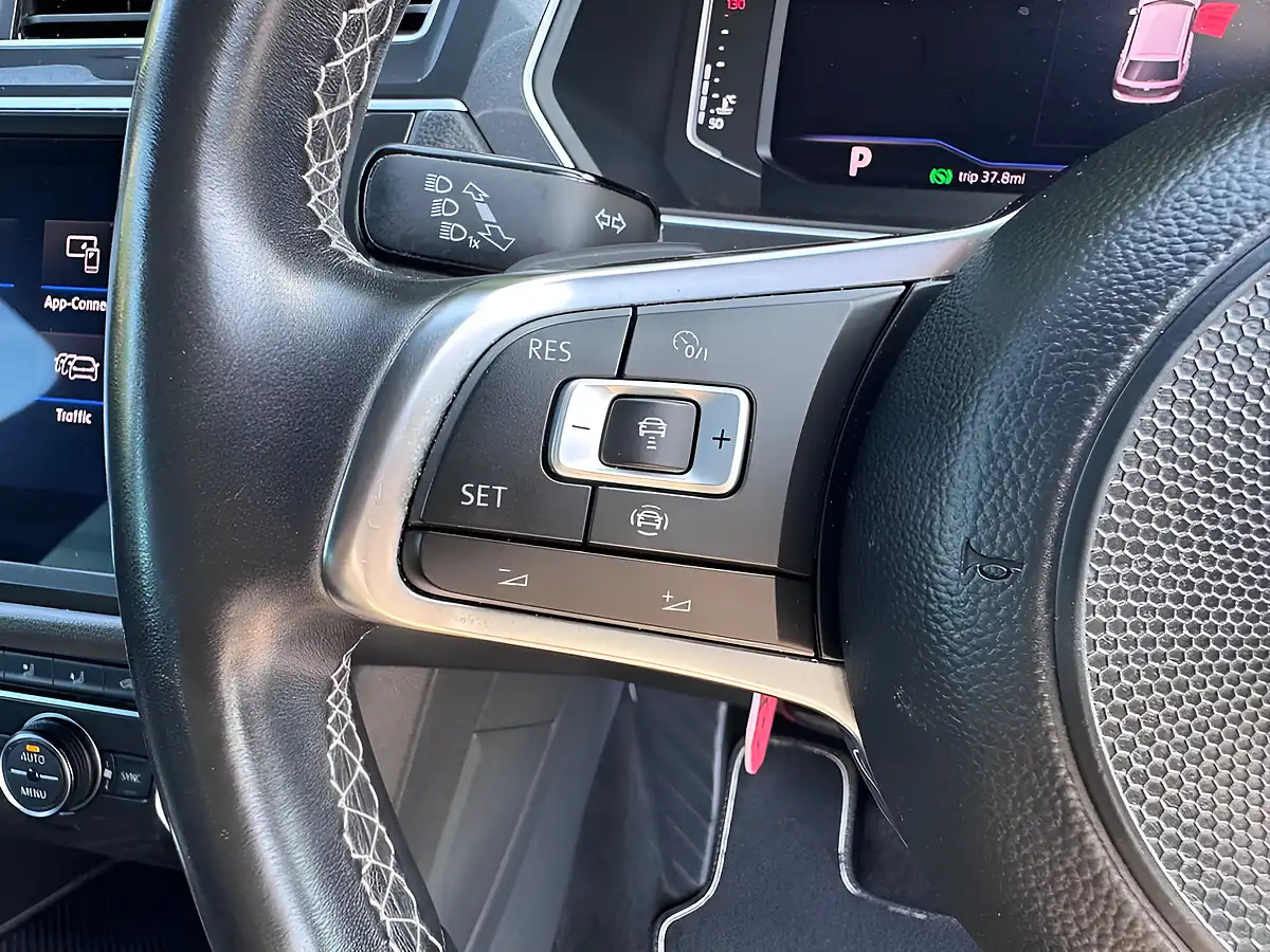 Used 2019 Volkswagen Tiguan R-Line Black - Interior and Exterior details 12