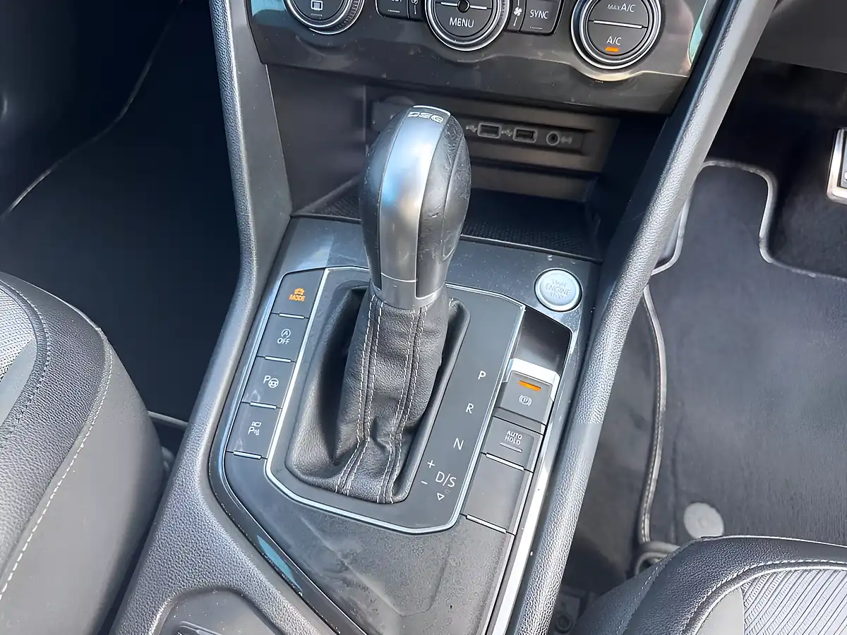 Used 2019 Volkswagen Tiguan R-Line Black - Interior and Exterior details 17