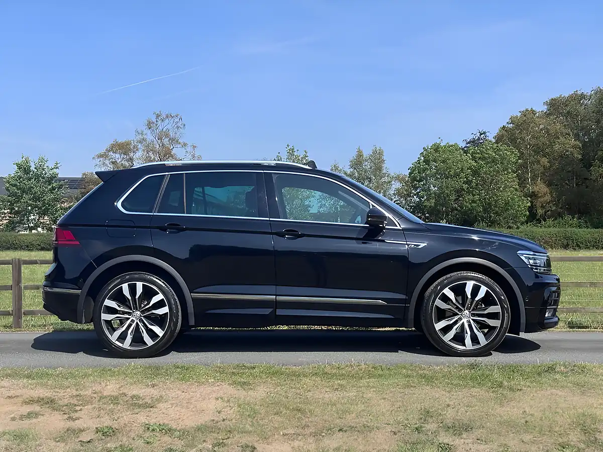 Used 2019 Volkswagen Tiguan R-Line Black - Interior and Exterior details 3