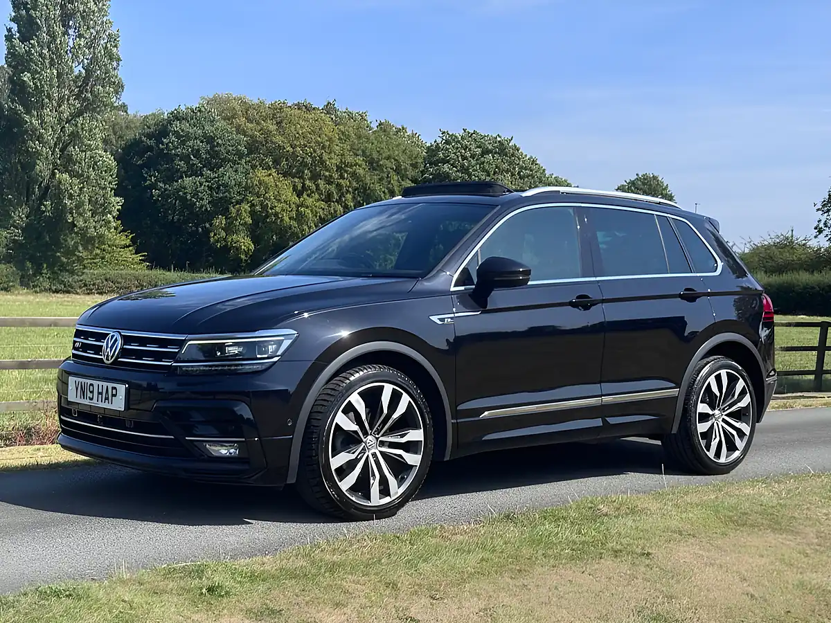 Used 2019 Volkswagen Tiguan R-Line Black - Interior and Exterior details 7