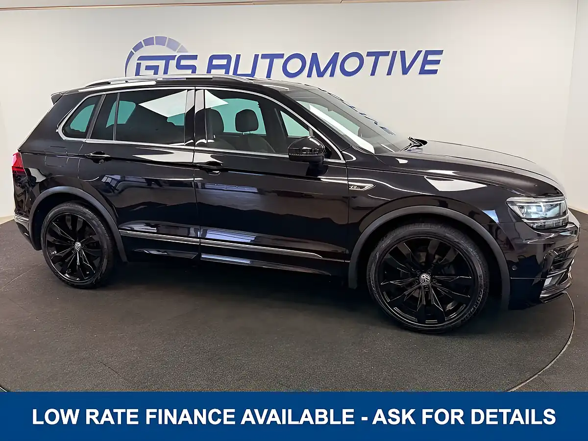 Used 2019 Volkswagen Tiguan R-Line Deep Black - Front View