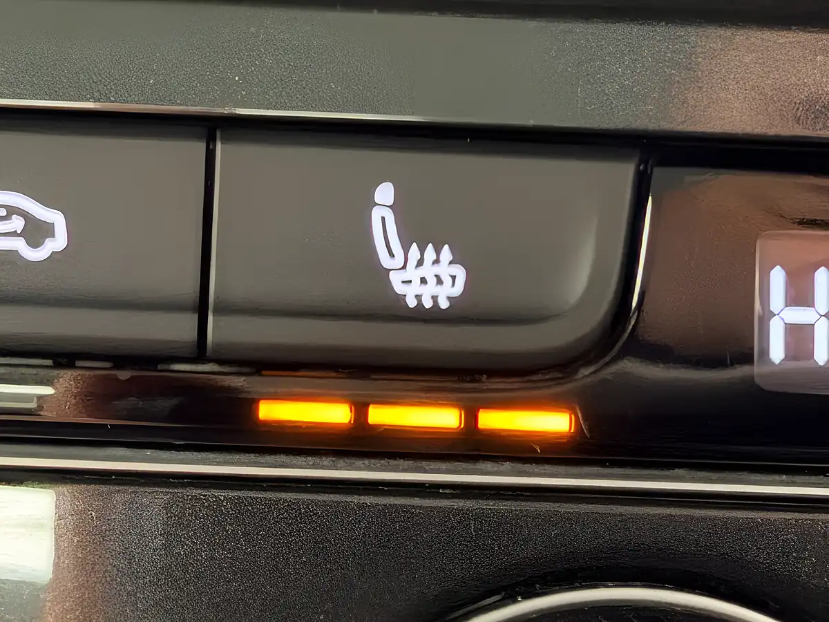 Used 2019 Volkswagen Tiguan R-Line Deep Black - Interior and Exterior details 14
