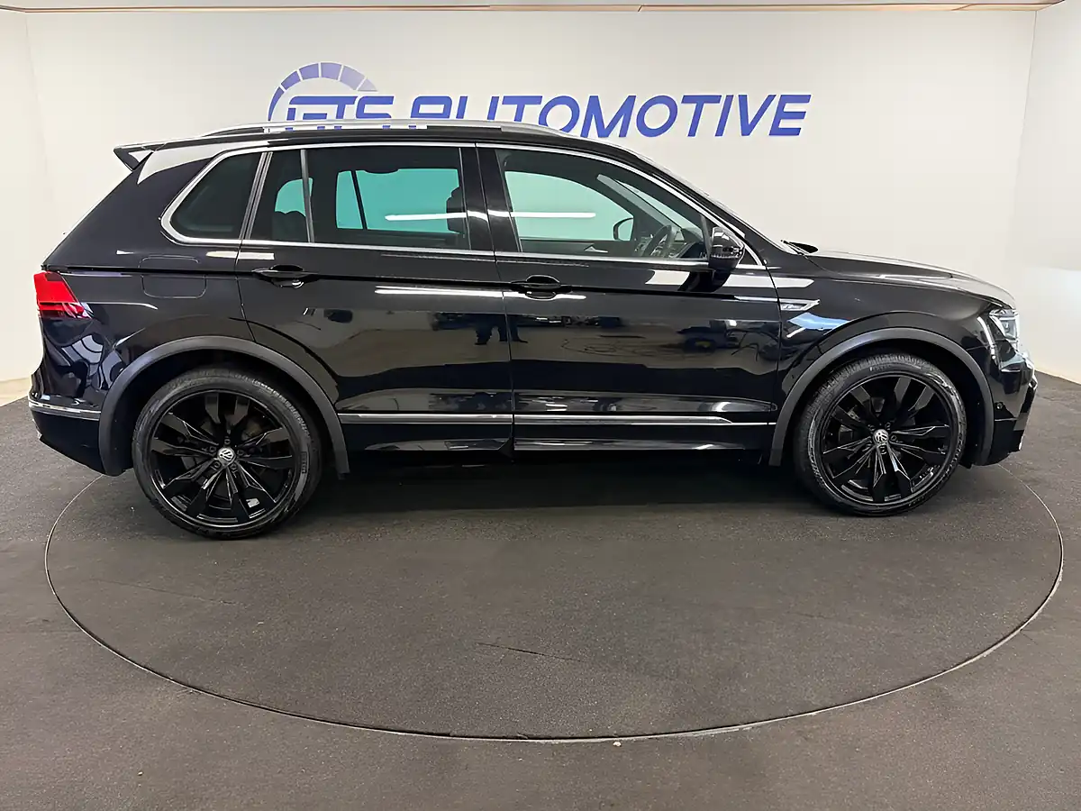 Used 2019 Volkswagen Tiguan R-Line Deep Black - Interior and Exterior details 6