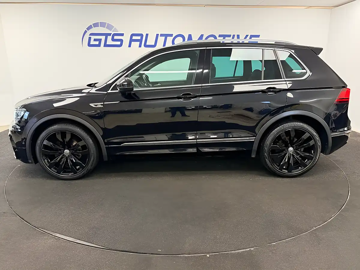Used 2019 Volkswagen Tiguan R-Line Deep Black - Interior and Exterior details 8