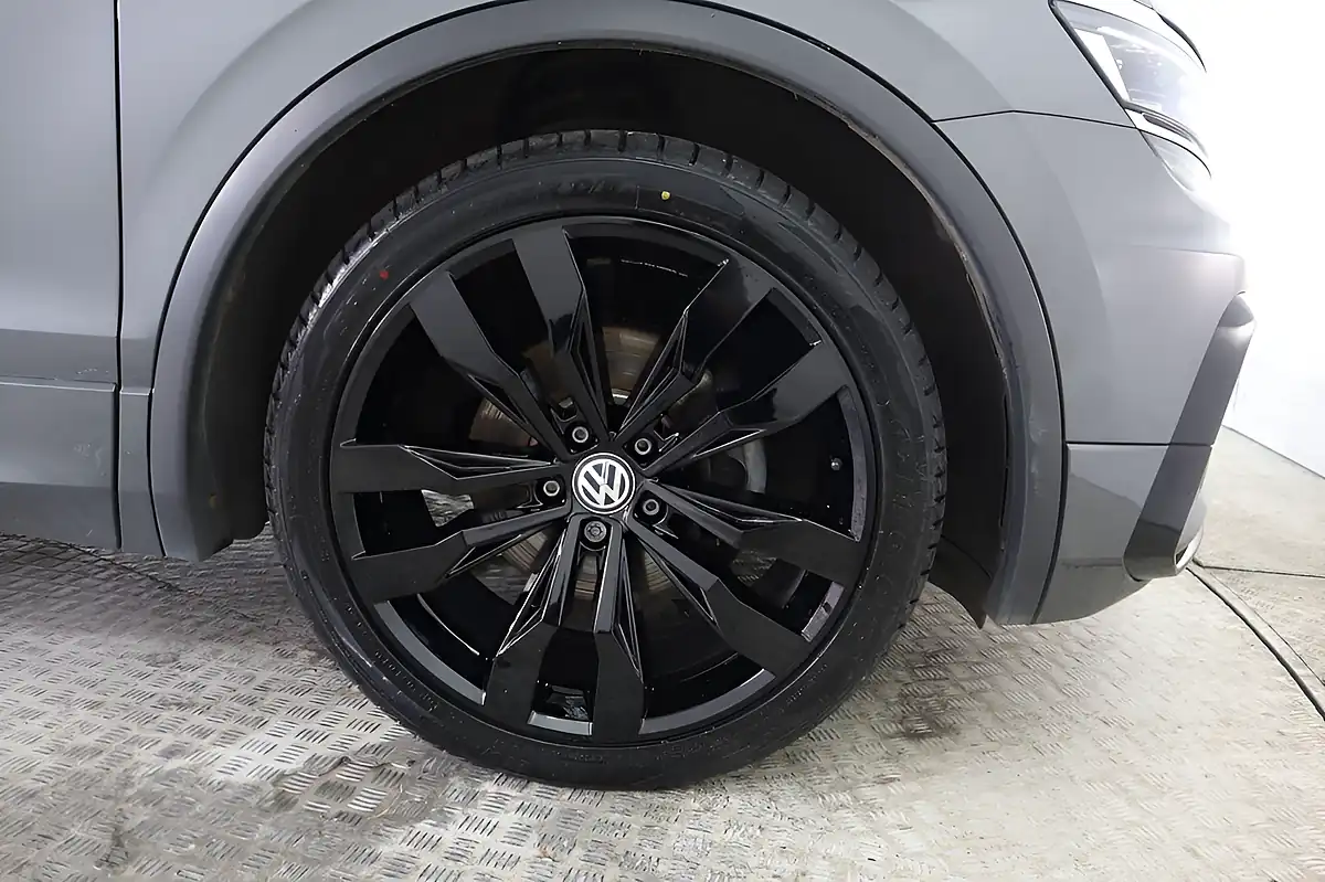 Used 2019 Volkswagen Tiguan R-Line Grey - Interior and Exterior details 11